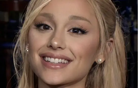 A Ariana tem qual bicho de estimação???