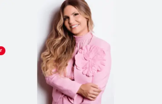 QUAIS SÃO AS PROFISSÕES DA ALINE ?