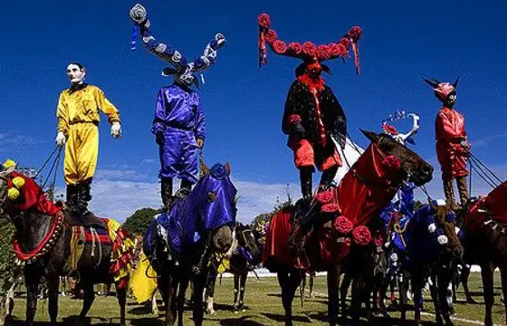 Qual é a festa tradicional do Centro-Oeste?