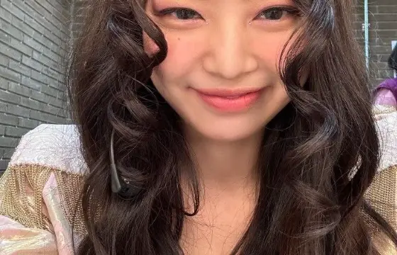 Qual a idade da jennie, integrante do blackpink?