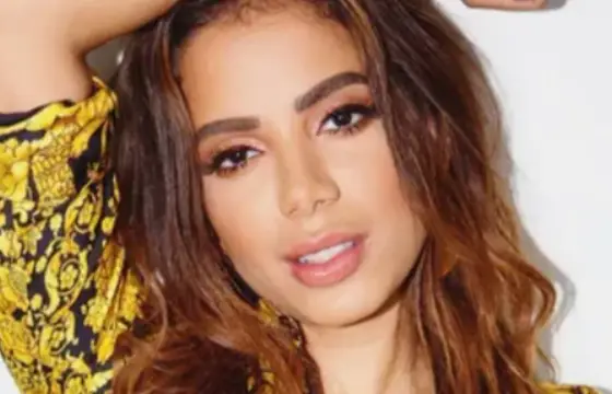 Qual é o nome da cantora Anitta completo  ?