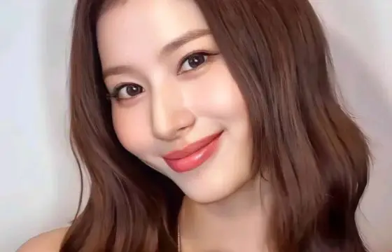 Quem e a Idol na foto?