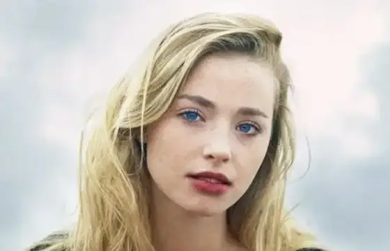 Marlene McKinnon (Jovem)