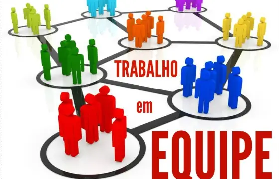 4. Seu amigo cometeu um erro em um jogo e se sente envergonhado. Como você deve agir?