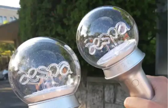 De qual grupo é essa lightstick?