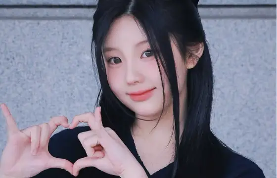 Qual é a empresa que o Illit trabalha