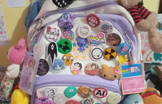 Como é sua mochila da escola? ʚ♡⃛ɞ