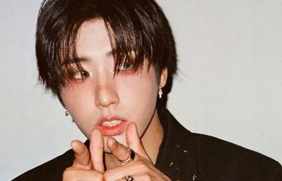 - De qual música é essa frase?
“Just feel the rock, we let it rock”