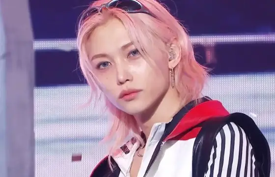 - De qual música é essa frase?
“Cooking like a chef, I'm a five star Michelin”