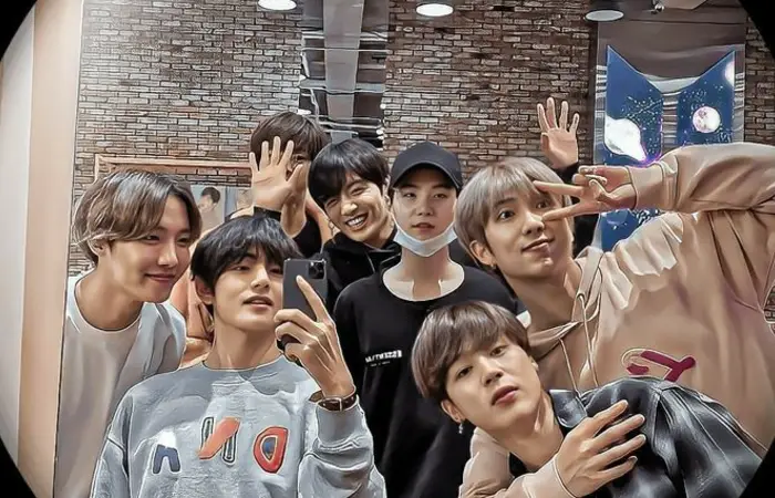 Acerte o idol do BTS pelo microfone