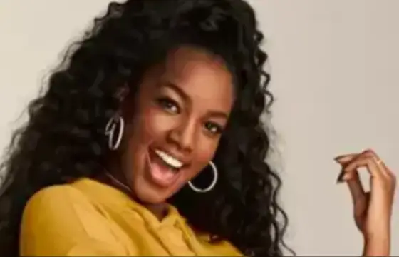 Qual é o nome dessa cantora ?