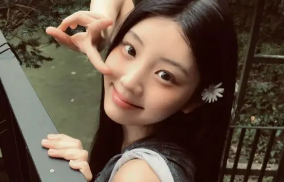 Você queria pegar uma calça 👖 emprestada da Wonhee, o que você faz? 🌻🍀