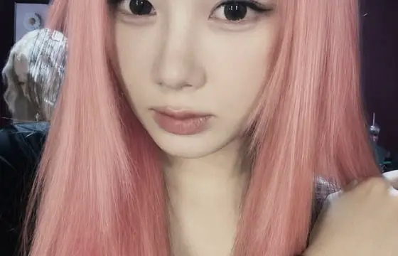 Você gosta do pink hair dela