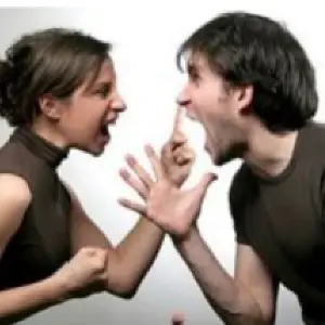 Reage rápido, insultando a pessoa de volta