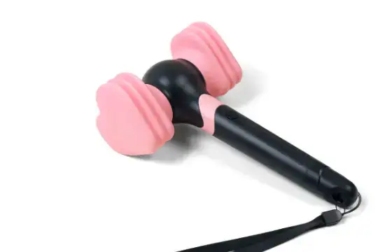 Este lightstick é de qual grupo?