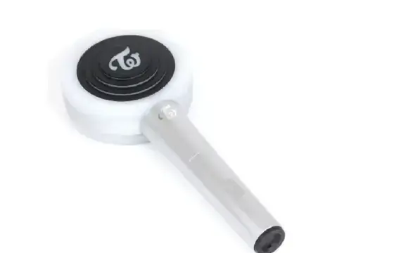 Este lightstick é de qual grupo?