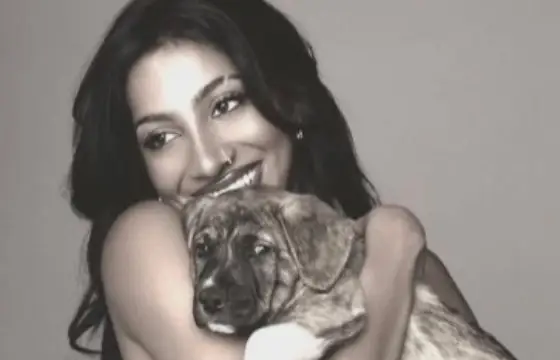 Qual é o nome essa idol ?